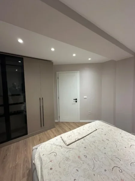 Tirane, jepet me qera apartament 2+1 , 85 m² 800 € (Bulevardi zogu I)