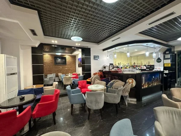 Tirane, shitet ambjent biznesi Kati 0, 80 m² 220000 €