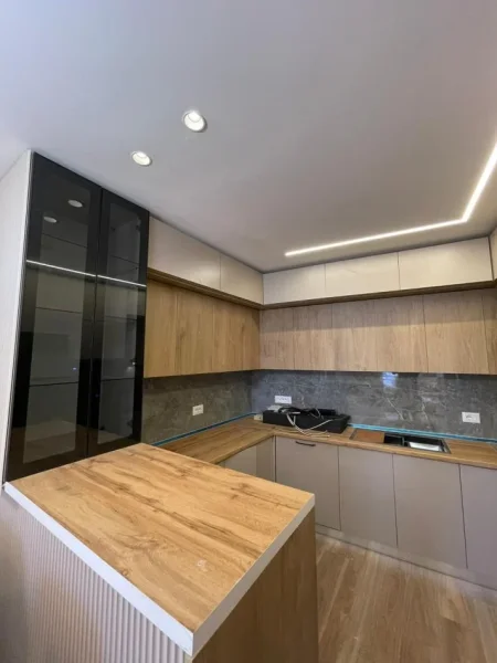 Tirane, shitet apartament 2+1 , 108 m² 253.000 € (Shkolla e Bashkuar)