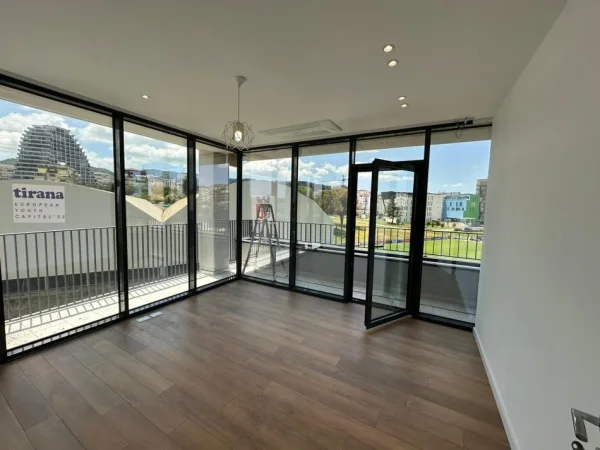 Tirane, jepet me qera apartament 2+1 Kati 2, 1.400 € 