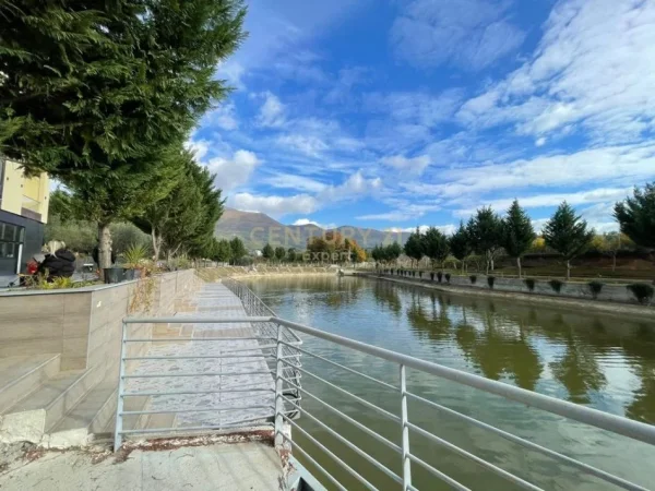 Tirane, jepet me qera hotel Kati 3, 1.300 m² 15.000 € (Mullet)