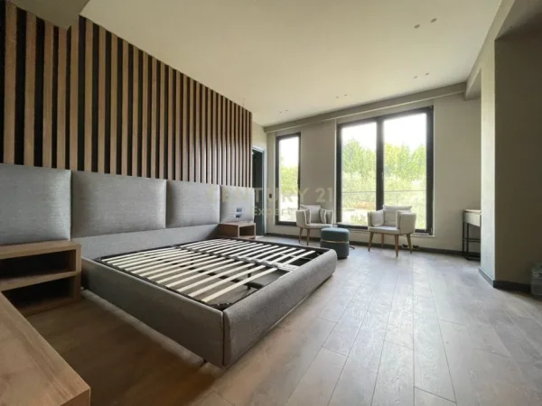 Tirane, jepet me qera hotel Kati 3, 1.300 m² 15.000 € (Mullet)