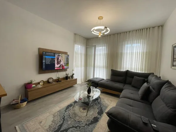 Tirane, shitet apartament 2+1 Kati 1, 84 m² 120.000 € (Univers City)