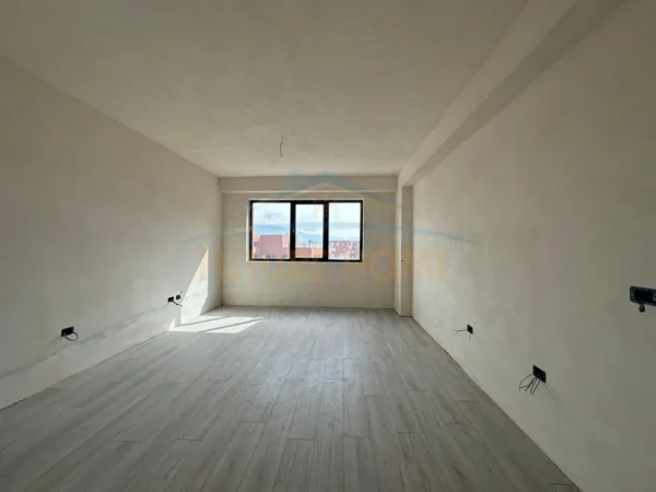 Tirane, shitet apartament 1+1+Ballkon Kati 9, 80 m² 112.420 € (Unaza e Re)