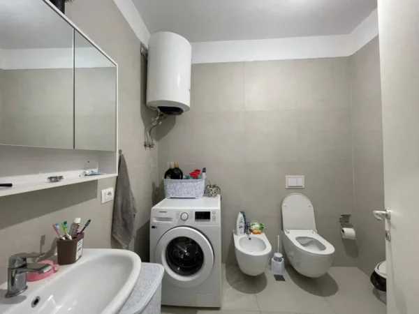 Tirane, shitet apartament 2+1 Kati 1, 84 m² 120.000 € (Univers City)
