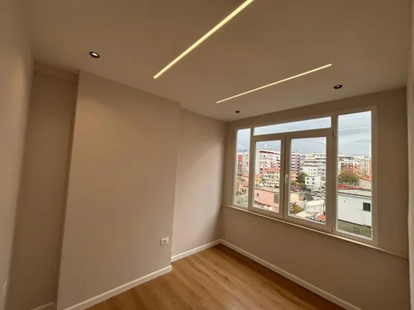 Tirane, shitet apartament 1+1+Aneks+Ballkon Kati 3, 50 m² (astir)