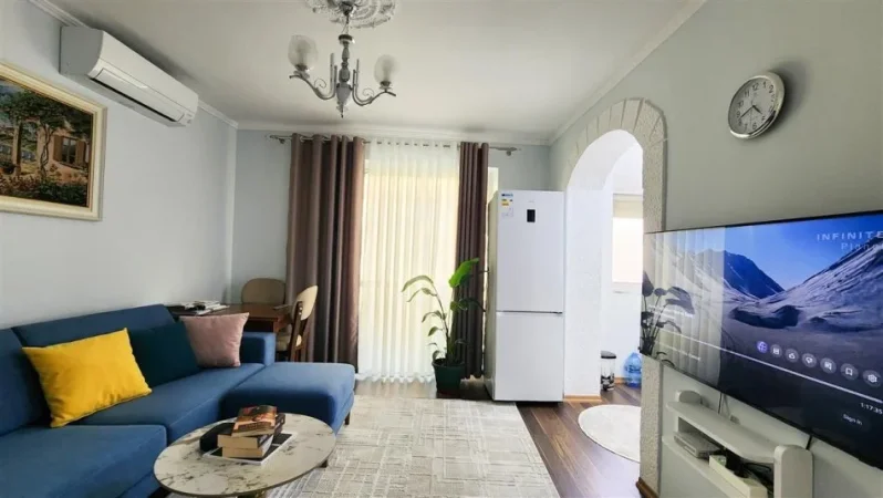 Tirane, jepet me qera apartament 1+1+Ballkon Kati 3, 52 m² 500 € (Shkolla e Baletit)