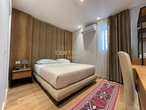 Tirane, shitet hotel Kati 2, 241 m² 1.200.000 € (ish Hipoteka)