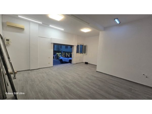 Durres, jepet me qera ambjent biznesi Kati 0, 58 m² 380€