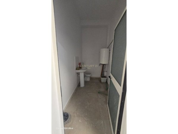 Durres, jepet me qera ambjent biznesi Kati 0, 58 m² 380€