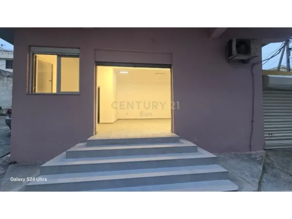 Durres, jepet me qera ambjent biznesi Kati 0, 58 m² 380€