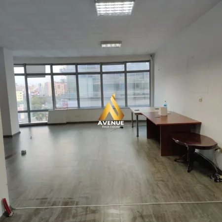 Tirane, jepet me qera zyre Kati 5, 70 m² 350 € (KTHESA E KAMZES)