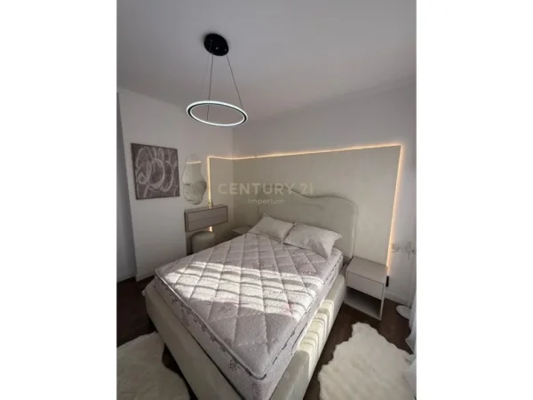 Tirane, jepet me qera ambjent biznesi Kati 6, 63 m² 118.000 € (Yzberisht)