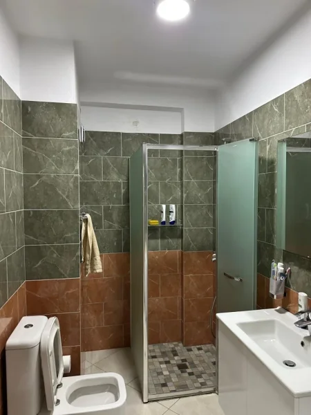 Tirane, shitet apartament 2+1+Aneks+Ballkon Kati 2, 105 m² 142.425 € (Shkoze)