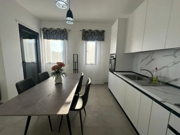 Tirane, jepet me qera apartament 2+1 Kati 6, 120 m² 600 € (OASIS RESIDENCE ASTIR)