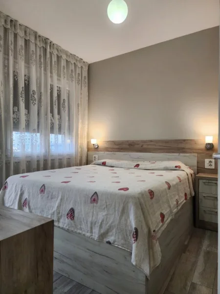 Tirane, jepet me qera apartament 2+1+Ballkon Kati 6, 600 € 