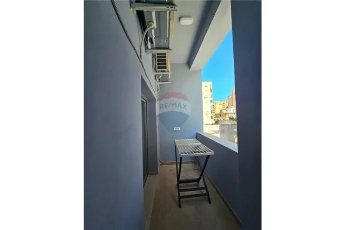 Vlore - Lungomare, jepet me qera apartament 1+1 Kati 2, 70 m² 450 € 