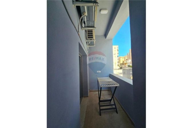 Vlore - Lungomare, jepet me qera apartament 1+1 Kati 2, 70 m² 450 € 