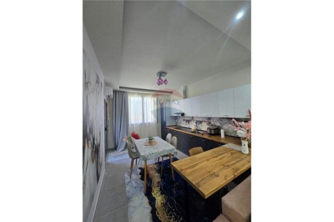 Vlore - Lungomare, jepet me qera apartament 1+1 Kati 2, 70 m² 450 € 