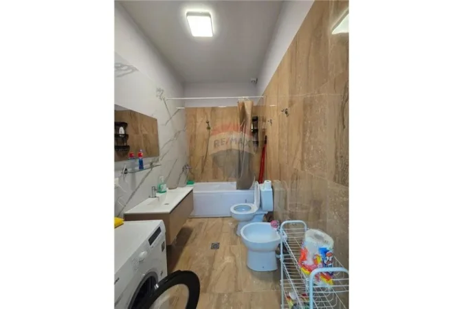 Vlore - Lungomare, jepet me qera apartament 1+1 Kati 2, 70 m² 450 € 