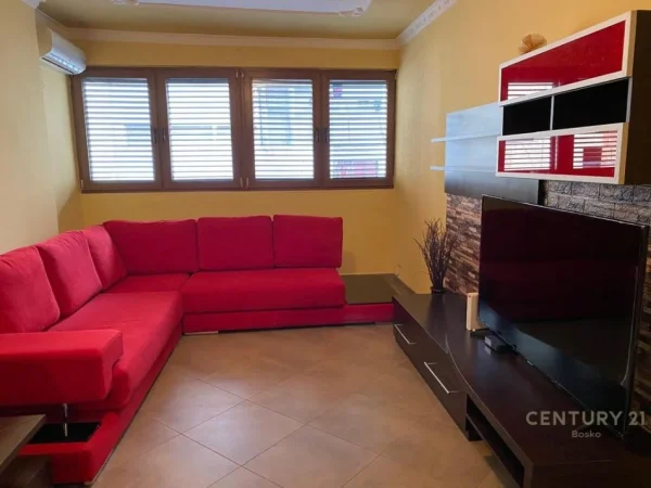 Tirane, jepet me qera apartament 3+1 Kati 3, 122 m² 700 € (Mine Peza)