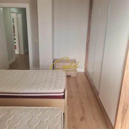Tirane, jepet me qera apartament 2+1 Kati 7, 130 m² 800 € (ZOGU I ZI)