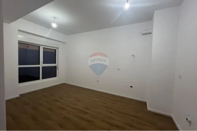 Tirane, shitet apartament 1+1+Aneks+Ballkon Kati 4, 54 m² 82.000 € (Kompleksi Mangalem)