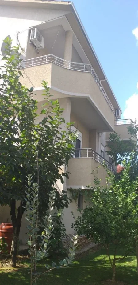 Tirane, shitet Vile 4+1 , 650.000 € 