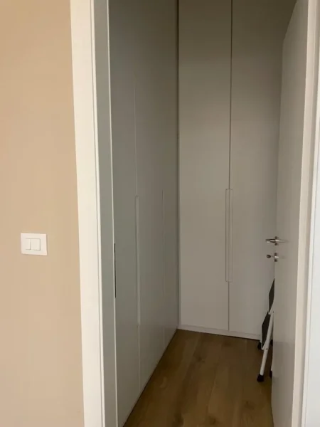 Tirane, jepet me qera apartament 1+1+Ballkon Kati 2, 67 m² 600 € (Rruga e Kavajes)