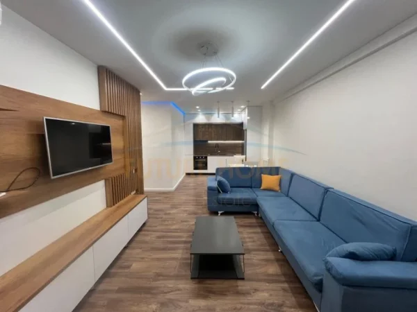 Tirane, jepet me qera apartament 2+1 Kati 4, 80 m² 600 € (Rruga 5 Maji)