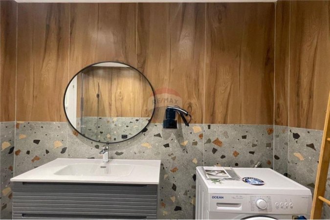 Vlore - Lungomare, jepet me qera apartament 1+1 Kati 3, 70 m² 450 € (Rruga Dush Strati, Vlorë)