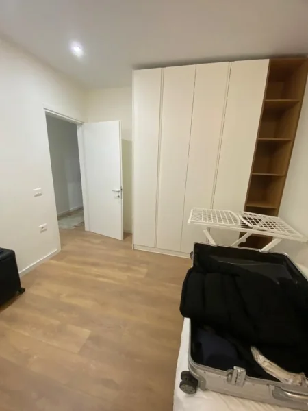 Jepet me Qera Apartament 3+1 tek Liqeni i Thatë,  1.100 €uro