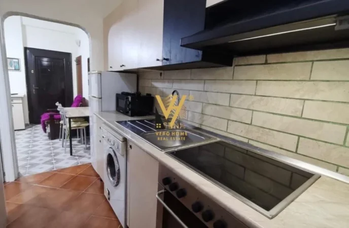 Tirane, jepet me qera apartament 1+1+Ballkon Kati 1, 55 m² 450 € (SIRI KODRA)