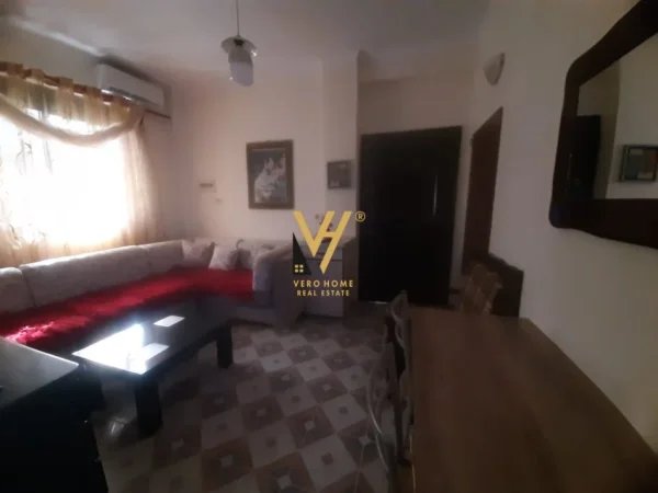 Tirane, jepet me qera apartament 1+1+Ballkon Kati 1, 55 m² 450 € (SIRI KODRA)