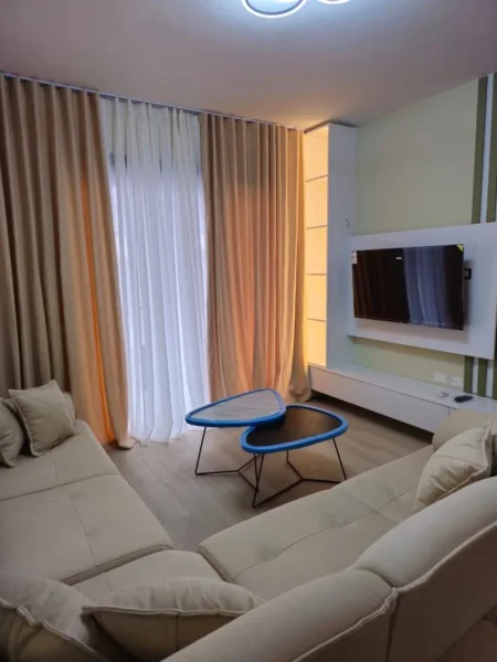 Tirane, jepet me qera apartament 2+1+Aneks+Ballkon Kati 3, 121 m² 1.200 €
