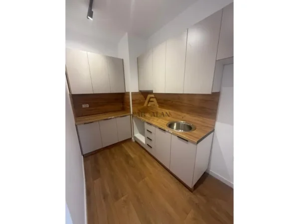 Tirane, shitet apartament 1+1 Kati 7, 65 m² 95.000 € (Astir)