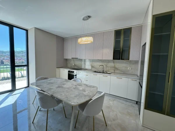Tirane, jepet me qera apartament 2+1 Kati 9, 900 €