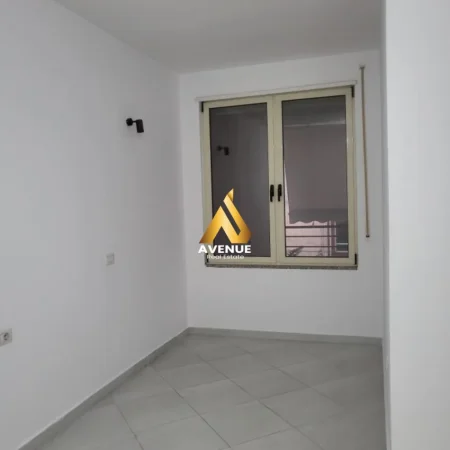 Tirane, jepet me qera apartament 2+1+Ballkon Kati 2, 98 m² 650 € (don bosko)