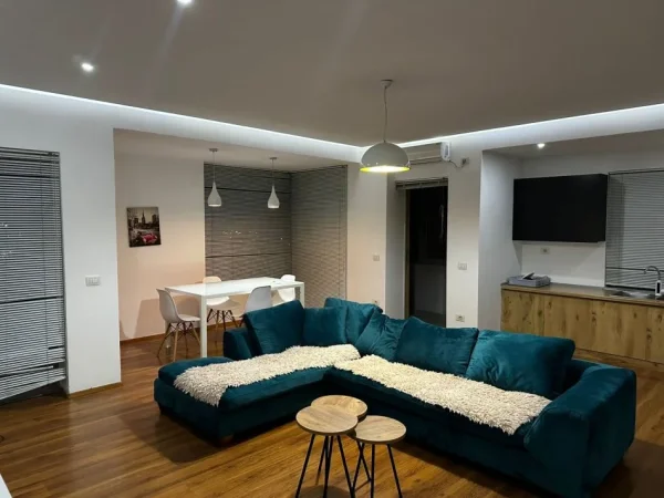Tirane, jepet me qera apartament 2+1+Ballkon , 110 m² 620 € (Astir)