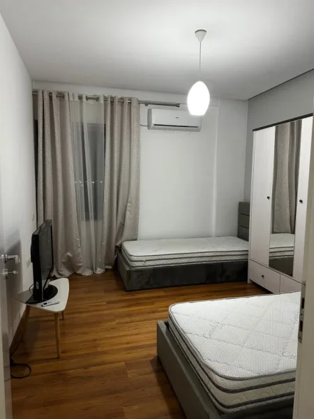 Tirane, jepet me qera apartament 2+1+Ballkon , 110 m² 620 € (Astir)