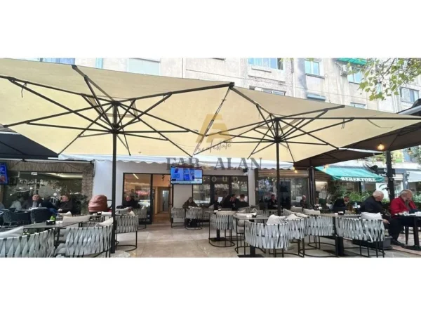 Tirane, shitet lokal Kati 0, 156 m² 330.000 € (Ali Dem)