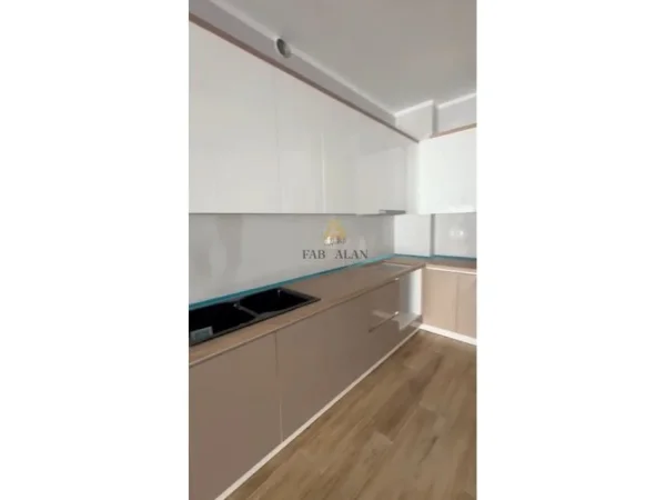 Tirane, shitet apartament 2+1 Kati 5, 102 m² 125.000 € (Kamez)
