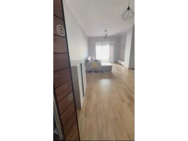 Tirane, shitet apartament 2+1 Kati 5, 102 m² 125.000 € (Kamez)