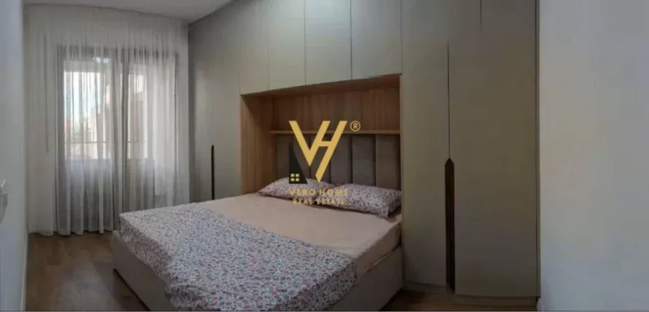 Tirane, jepet me qera apartament 2+1+Ballkon Kati 4, 80 m² 900 € (STADIUMI DINAMO)