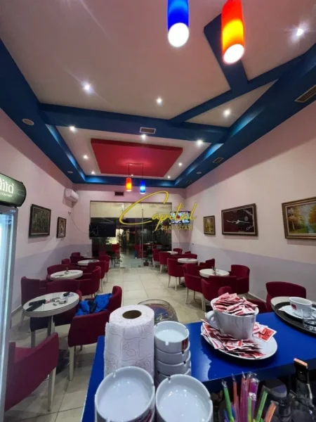 Tirane, shitet lokal Kati 0, 55 m² 160.000 € (KOMBINAT)