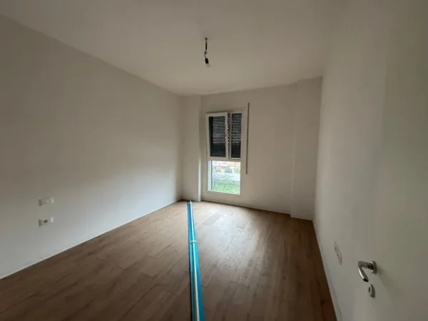 Tirane, jepet me qera apartament 2+1 Kati 2, 580 € 