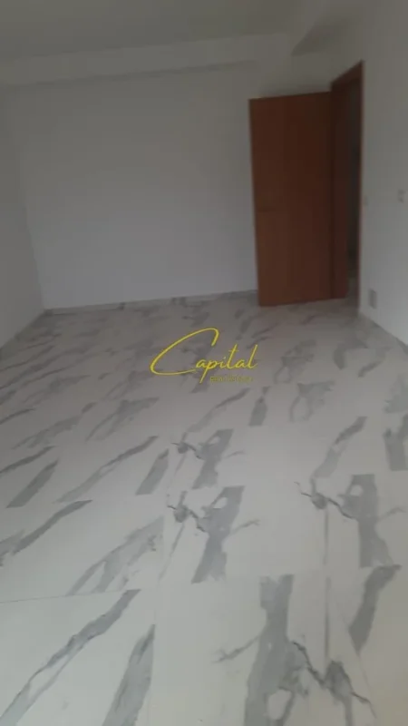 Tirane, jepet me qera zyre Kati 3, 120 m² 450 € (KOMBINAT)