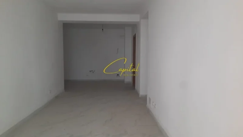 Tirane, jepet me qera zyre Kati 3, 120 m² 450 € (KOMBINAT)