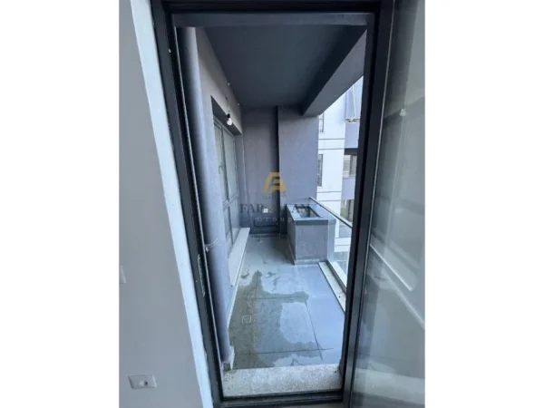 Tirane, shitet apartament 2+1 Kati 2, 111 m² 138.000 € (5 Maji)