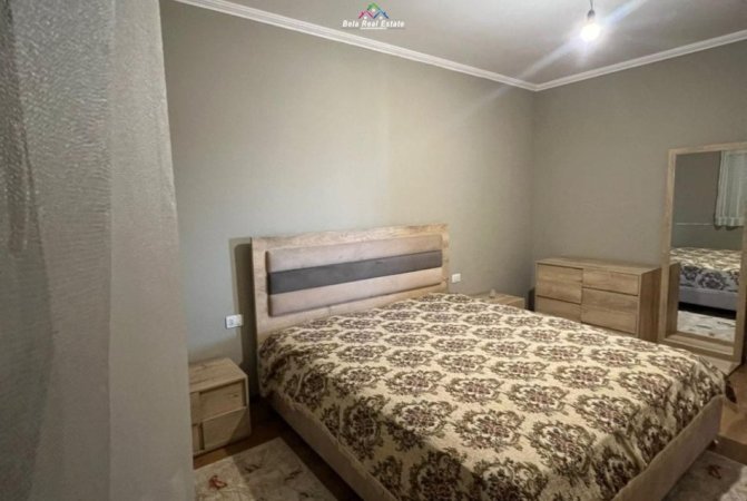 Tirane, jepet me qera apartament 2+1 Kati 8, 105 m² 650 € (don bosko)
